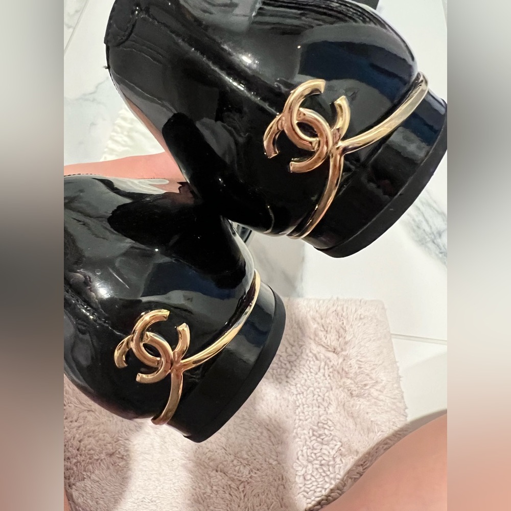 Chanel flats with gold CC - Picture 2 of 6